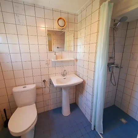 Zonnehuis Unieke Kamers Aan Het Bos - Sauna En Zwembad Aanwezig * Loenen
